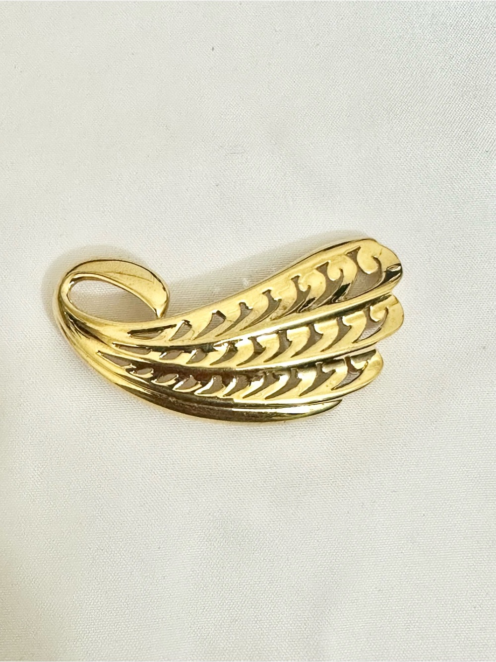 Elegant Vintage Signed NAPIER Gold Leaf Brooch